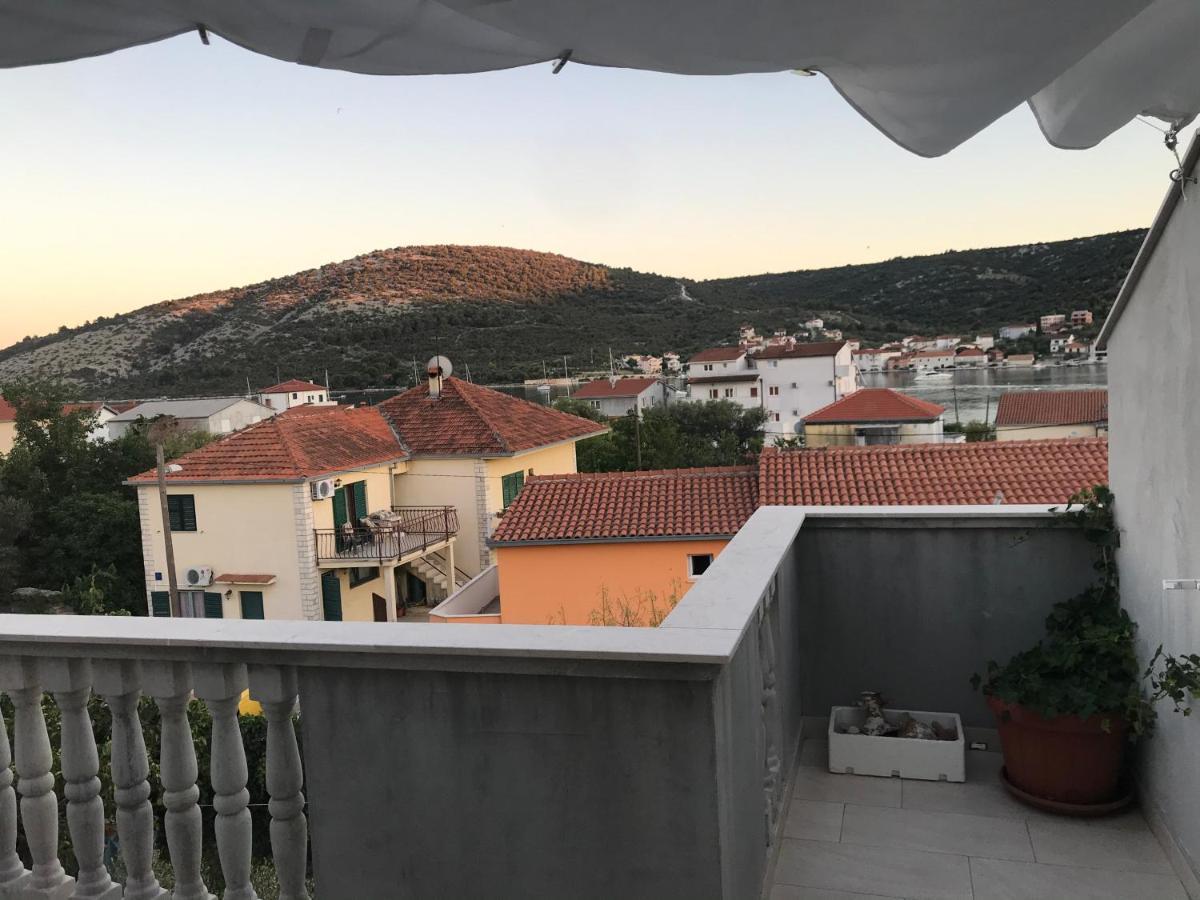 Apartment Laguna Vinišće Eksteriør bilde