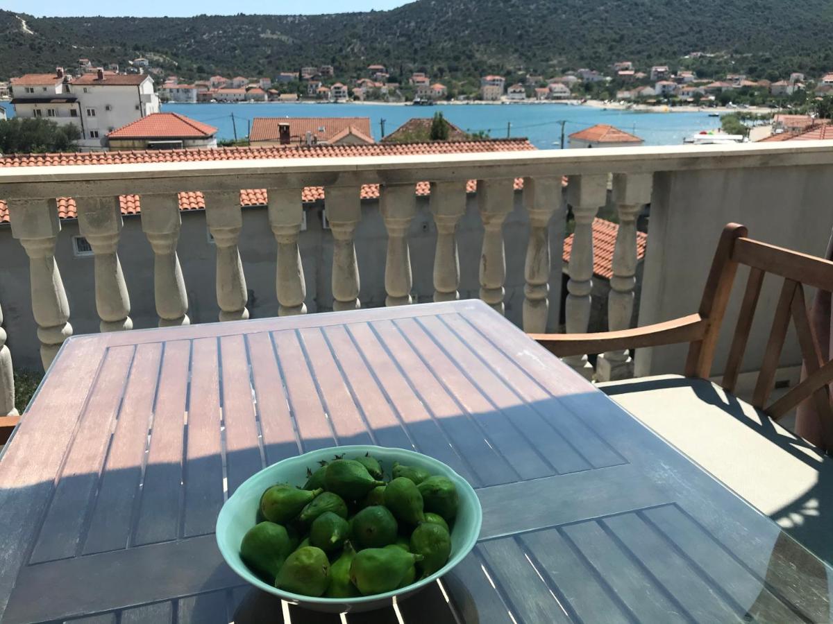 Apartment Laguna Vinišće Eksteriør bilde
