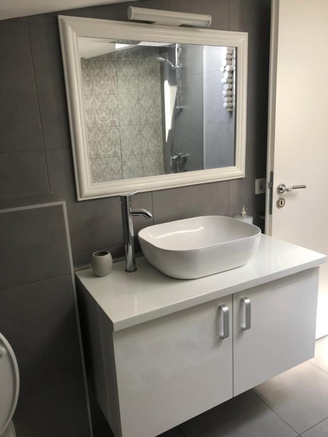 Apartment Laguna Vinišće Eksteriør bilde