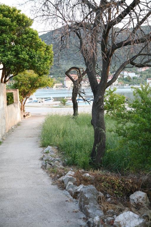 Apartment Laguna Vinišće Eksteriør bilde